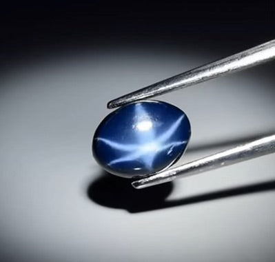 Star Sapphire 3.31 CT Cabochon Great Asterism Gentle Heat