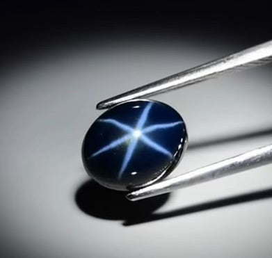 Star Sapphire 3.31 CT Cabochon Great Asterism Gentle Heat