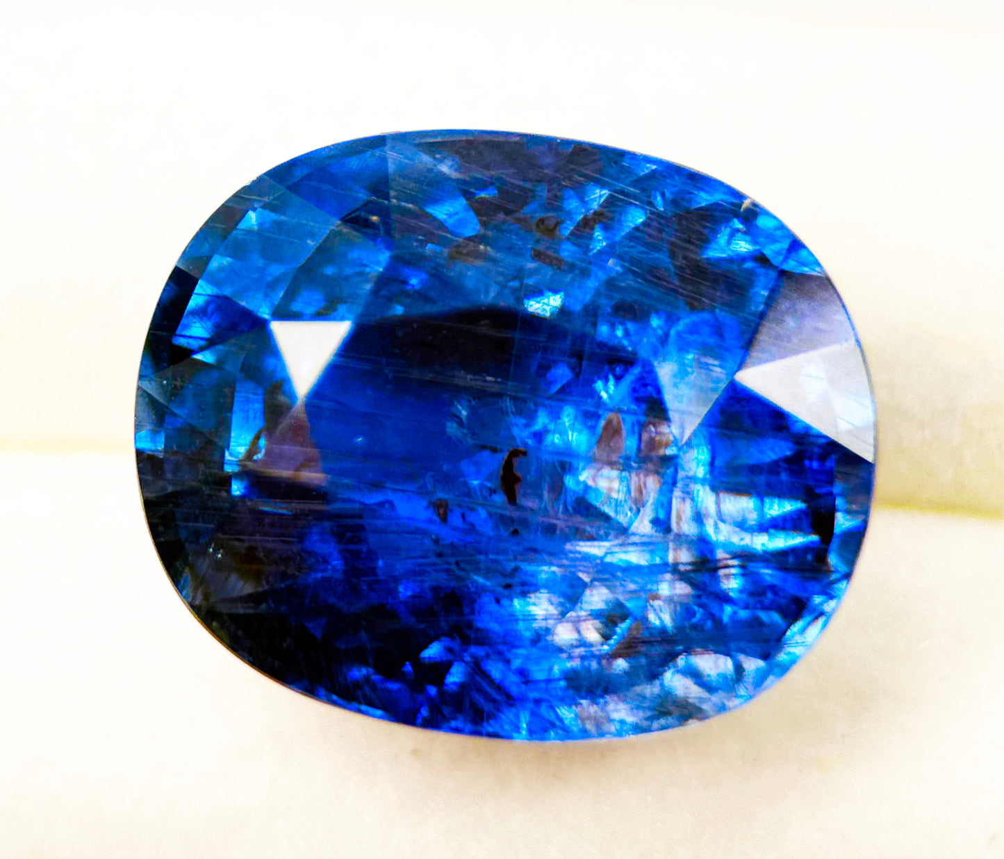 clean-heated 2.91 carat multicolor sapphire, eye clean and heat treated