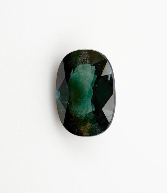 3.08 carat bluish-green sapphire, VS clarity, untreated and unheated