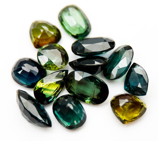 Parcel of blue and green sapphires totaling 18 carats, VVS to VS clarity, untreated and unheated